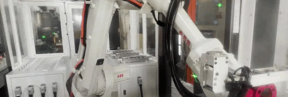 CNC 加工專業 + cnc 機器手臂自動化 + 系統整合 + 品質控制 + 數位化工具 才能實現真正的「1+1 > 2」加乘效益。
